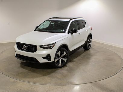 New 2026 Volvo XC40 B5 Plus w/ Protection Package Premier