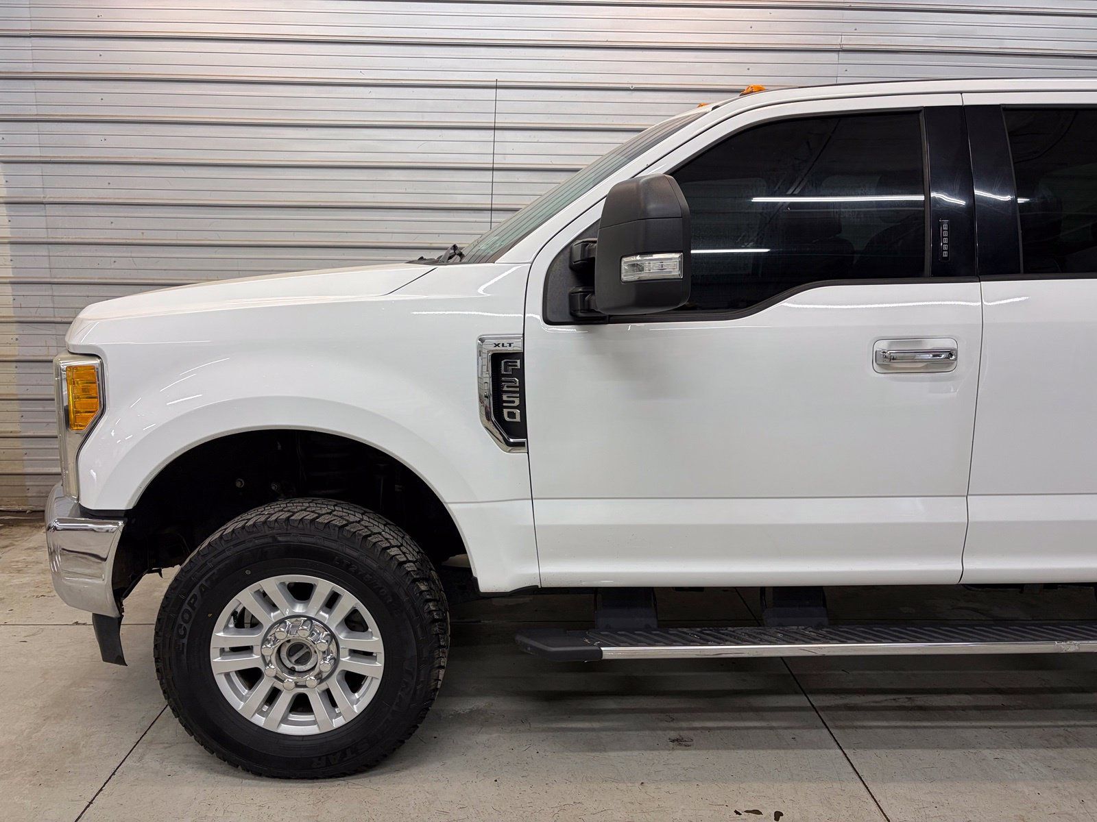 Used 2017 Ford F250 XLT w/ XLT Value Package AWD/4WD image 3