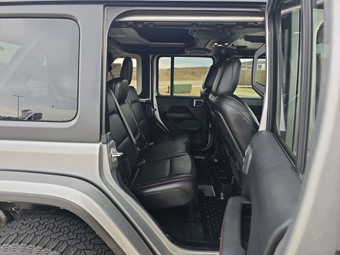 Used 2018 Jeep Wrangler Unlimited Rubicon w/ Dual Top Group AWD/4WD image 27