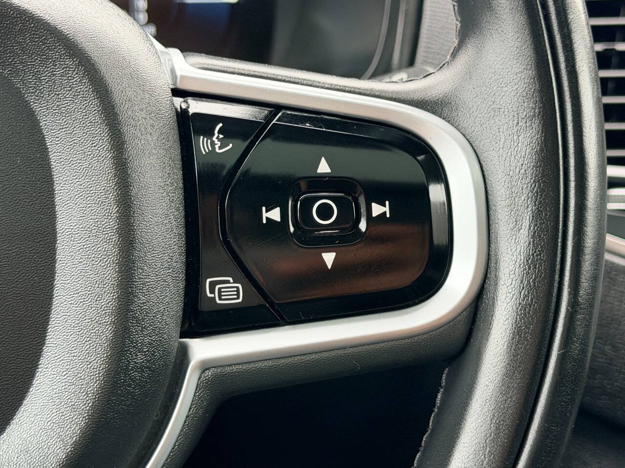 Used 2019 Volvo XC90 T6 Momentum w/ Protection Package Premier AWD/4WD image 36
