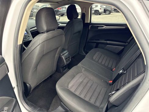 Used 2020 Ford Fusion SE image 26