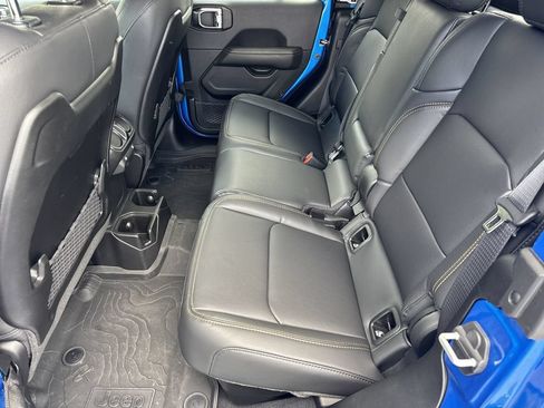 Used 2025 Jeep Gladiator Sport AWD/4WD image 20