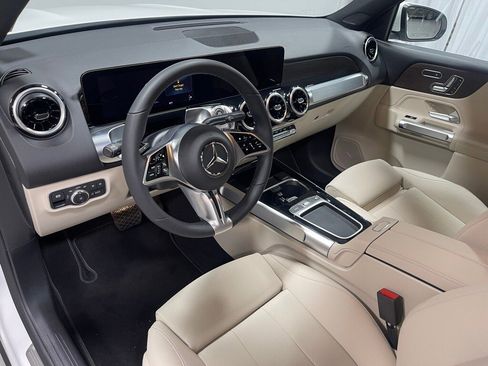 Used 2026 Mercedes-Benz GLB 250 4MATIC image 21