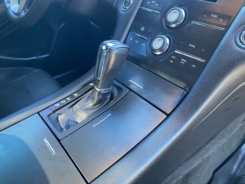 Used 2015 Ford Taurus SHO image 15