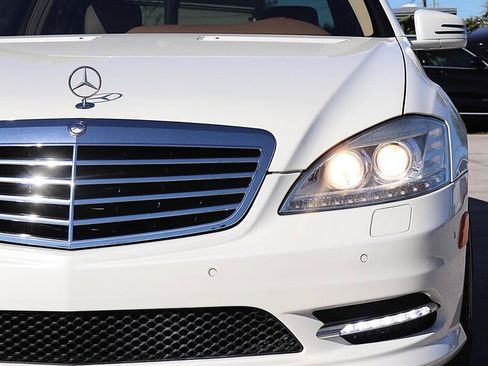 Used 2010 Mercedes-Benz S 550 image 12