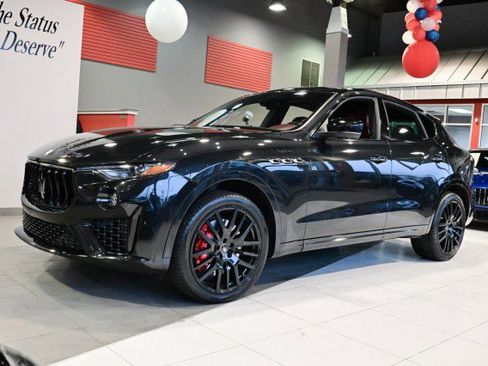 Used 2022 Maserati Levante Modena image 2