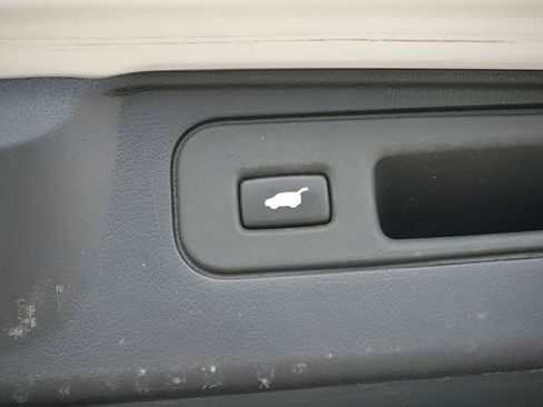 Used 2023 Honda Passport EX-L image 12