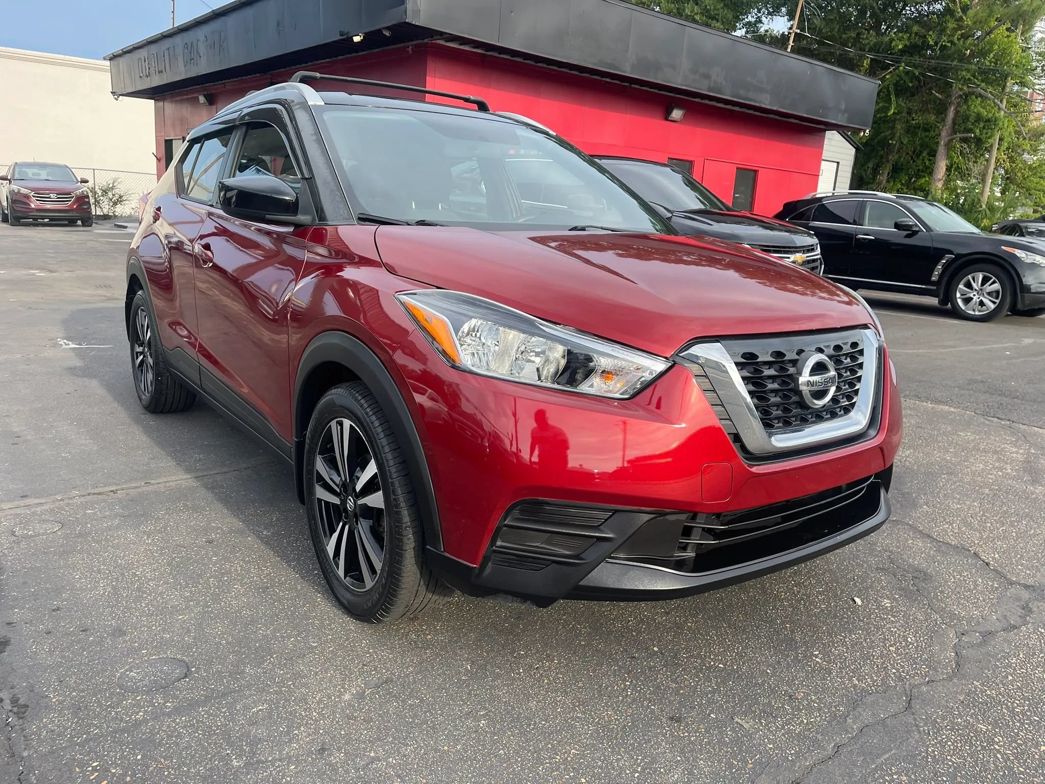 Used 2018 Nissan Kicks SV FWD image 3