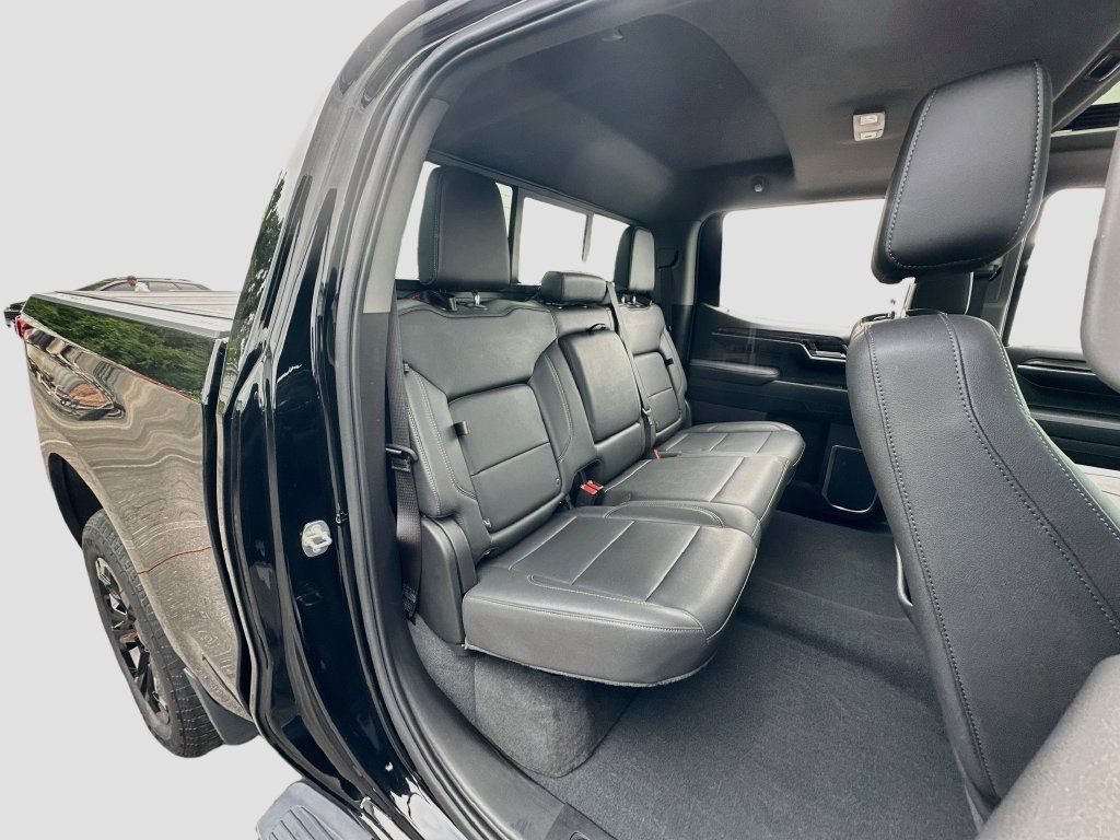 Used 2023 Chevrolet Silverado 1500 LTZ w/ LTZ Premium Package AWD/4WD image 27