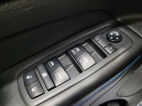Used 2018 Jeep Grand Cherokee Laredo AWD/4WD image 27