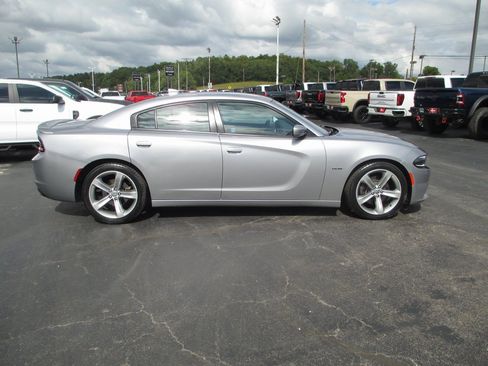 Used 2016 Dodge Charger R/T image 3