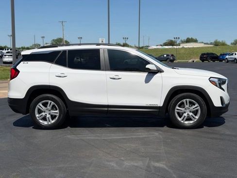 Used 2021 GMC Terrain SLE w/ Driver Convenience Package FWD image 8