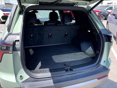 Used 2025 Chevrolet Equinox LT w/ Convenience Package II AWD/4WD image 4