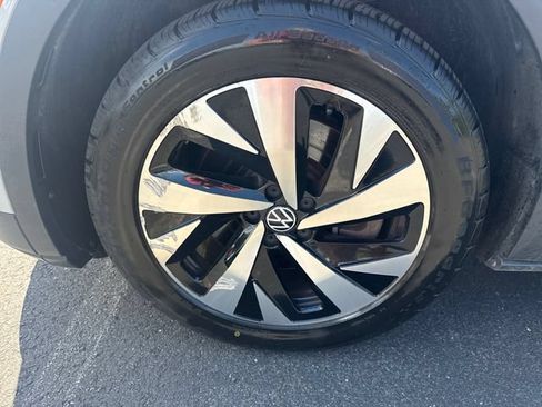 Used 2023 Volkswagen ID.4 Pro AWD/4WD image 17