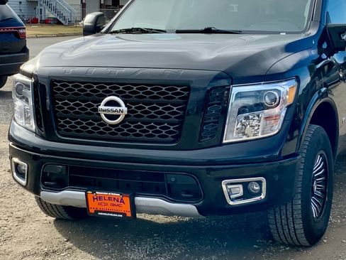 Used 2018 Nissan Titan PRO-4X image 9