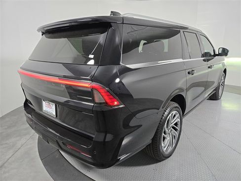 New 2025 Lincoln Navigator L Reserve image 3