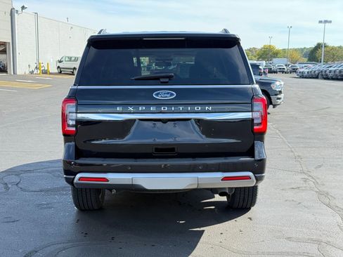 Used 2024 Ford Expedition Limited image 4