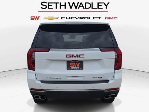 Used 2025 GMC Yukon XL AT4 w/ AT4 Premium Package AWD/4WD image 6