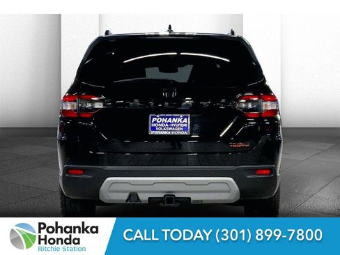 Used 2024 Honda Pilot TrailSport image 3