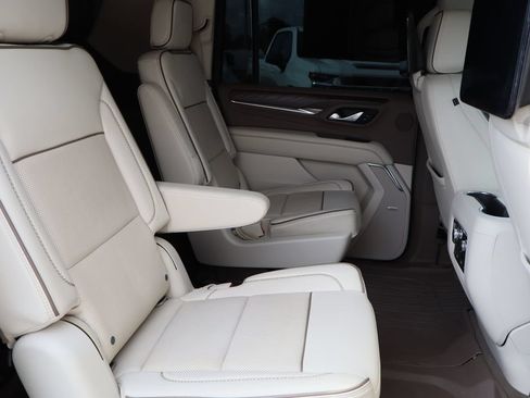 Certified 2022 GMC Yukon XL Denali w/ Denali Ultimate Package RWD image 34