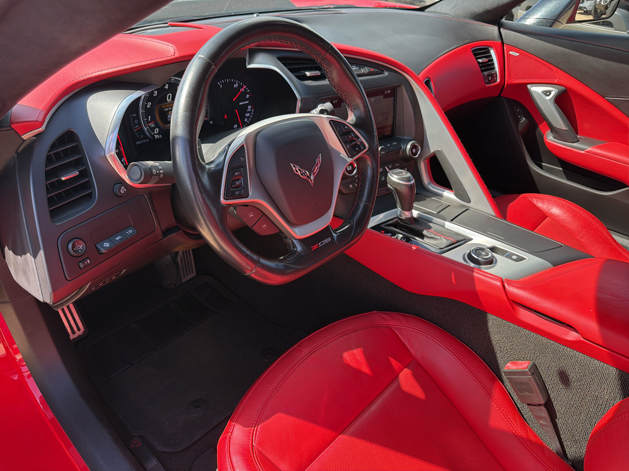 Used 2016 Chevrolet Corvette Z06 w/ 3LZ Preferred Equipment Group RWD image 28
