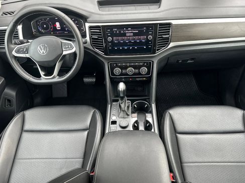 Certified 2022 Volkswagen Atlas SE w/ Panoramic Sunroof Package image 14