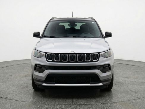 Used 2025 Jeep Compass Limited AWD/4WD image 2