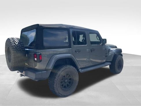 Used 2019 Jeep Wrangler Unlimited Sahara AWD/4WD image 12
