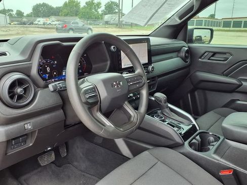 Used 2025 Chevrolet Colorado Trail Boss AWD/4WD image 12