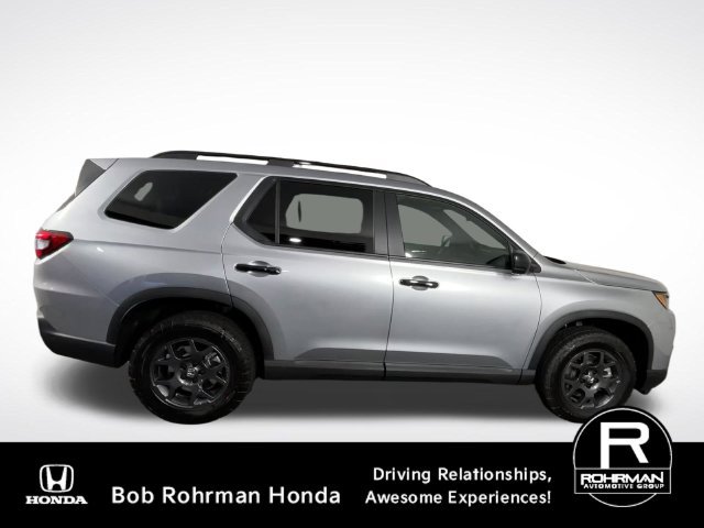 New 2026 Honda Pilot TrailSport image 2