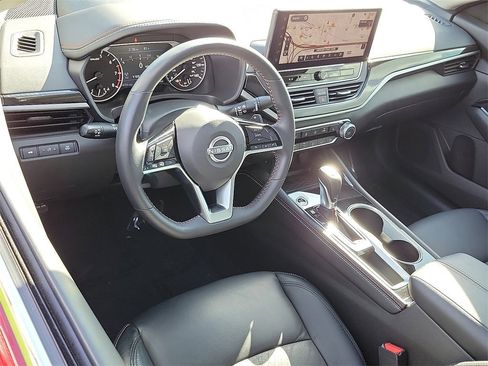 Certified 2023 Nissan Altima 2.5 SR w/ SR Premium Package image 2