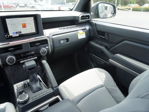 New 2026 Toyota Tacoma SR5 AWD/4WD image 17