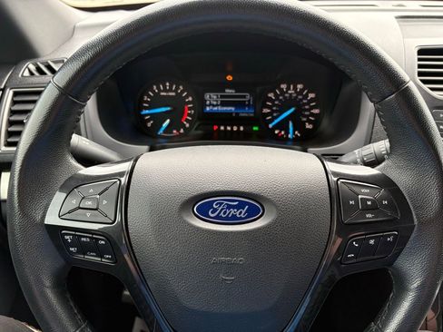 Used 2019 Ford Explorer XLT FWD image 30