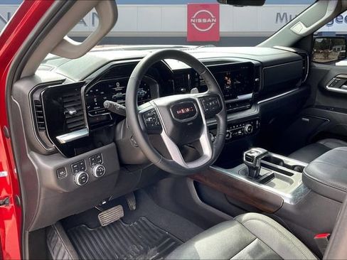 Used 2023 GMC Sierra 1500 SLT AWD/4WD image 17