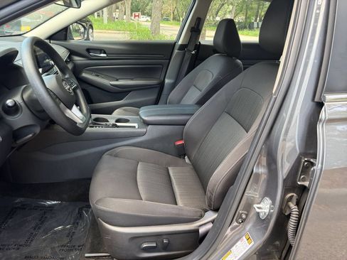 Used 2025 Nissan Altima 2.5 SV FWD image 27