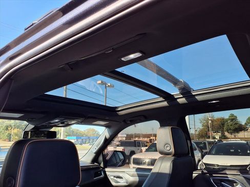 Used 2023 GMC Yukon AT4 w/ AT4 Premium Package image 16