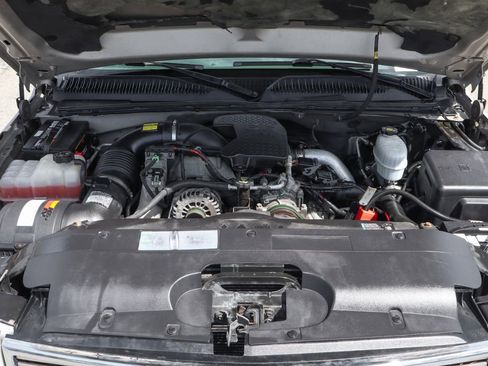 Used 2006 Chevrolet Silverado 2500 LT w/ Heavy-Duty Power Package image 14