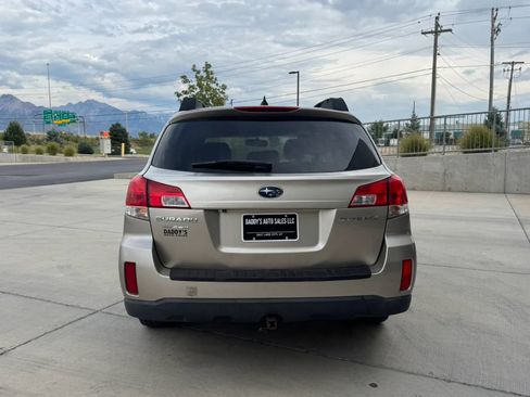 Used 2014 Subaru Outback 2.5i Limited AWD/4WD image 4