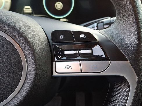 Certified 2024 Hyundai Elantra SEL image 22