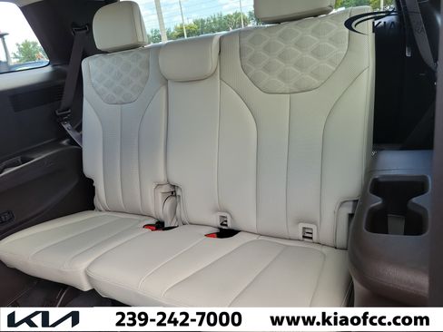 Used 2020 Hyundai Palisade Limited FWD image 13