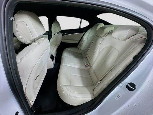 New 2026 Genesis G70 2.5T image 17