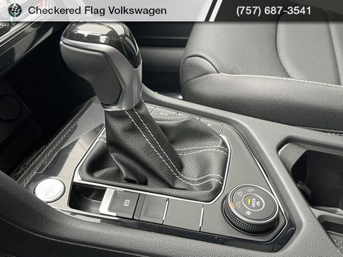 New 2025 Volkswagen Taos SEL image 41