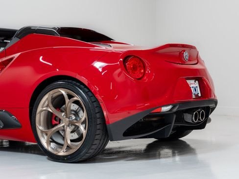 Used 2018 Alfa Romeo 4C Spider image 25