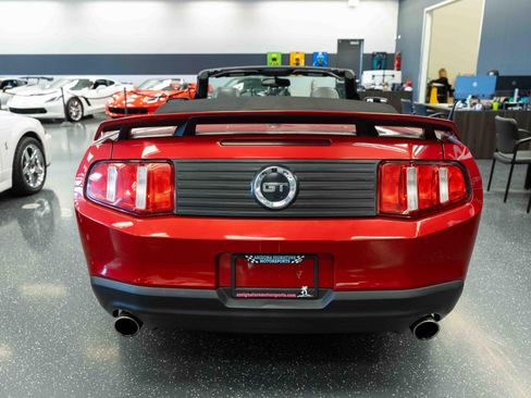 Used 2010 Ford Mustang GT RWD image 7