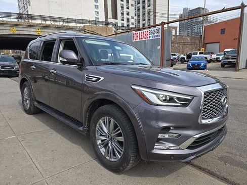Used 2024 INFINITI QX80 Luxe RWD image 3