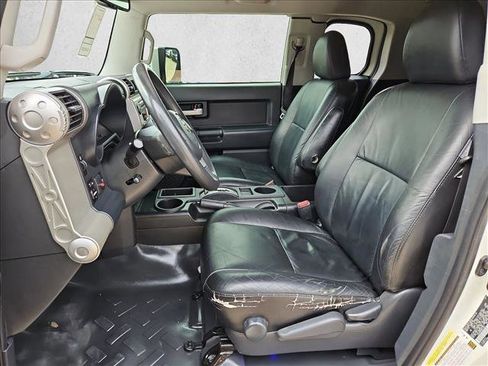 Used 2013 Toyota FJ Cruiser 2WD w/ Convenience Pkg image 15