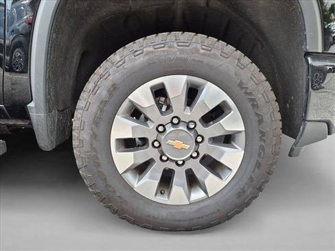 Used 2025 Chevrolet Silverado 2500 Custom w/ Custom Value Package AWD/4WD image 23