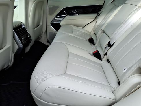 New 2026 Land Rover Range Rover SE image 5