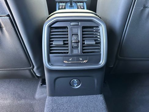 Used 2026 Porsche Macan S AWD/4WD image 39