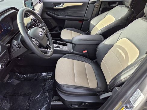 Certified 2022 Ford Escape Titanium w/ Titanium Elite Package image 10